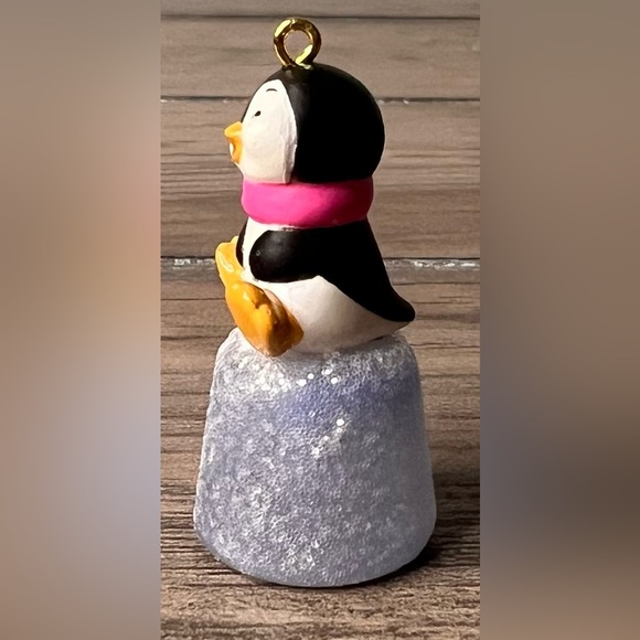 Hallmark NEW 2022 Miniature Penguin Gumdrop Christmas Ornament Limited Edition - Picture 4 of 10